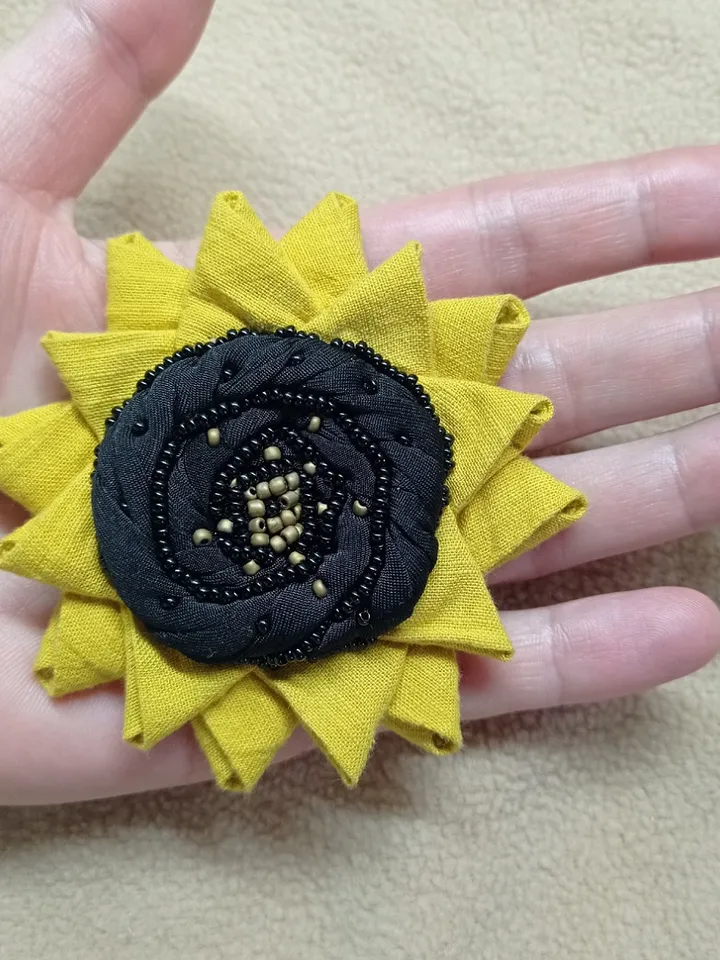 Brooch pin Sunflower
