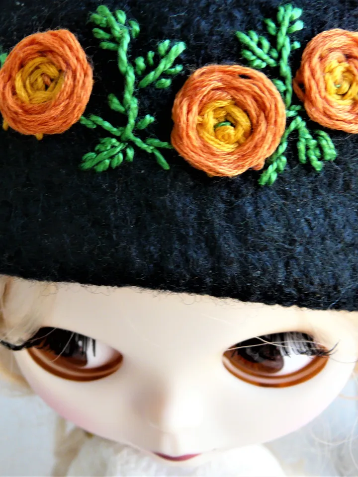 Blythe hat with embroidery