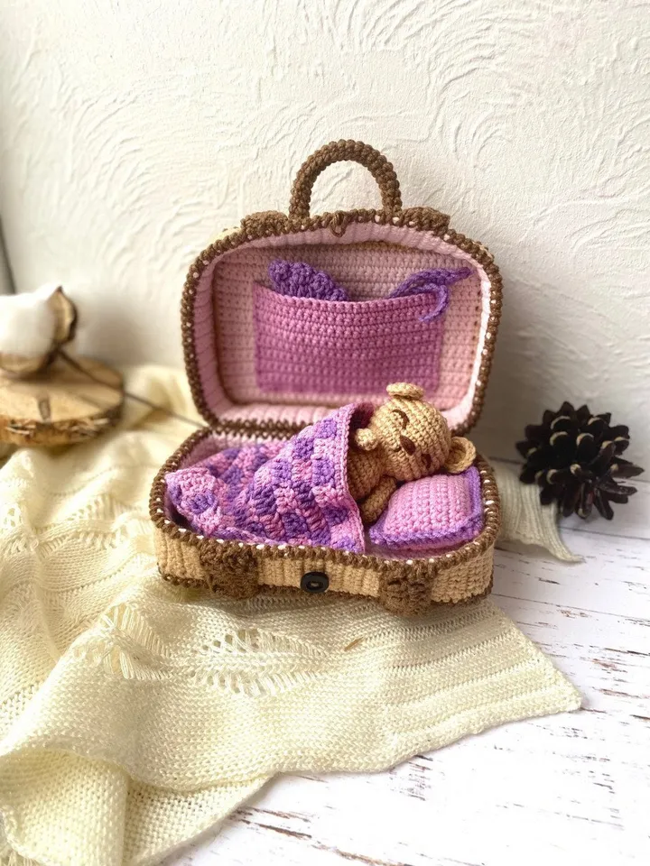 PDF Crochet Pattern Teddy Bear in Suitcase, Small Toy Pattern, Amigurumi, Animal Pattern, Amigurumi bear pattern, TUTORIAL bear in Eng