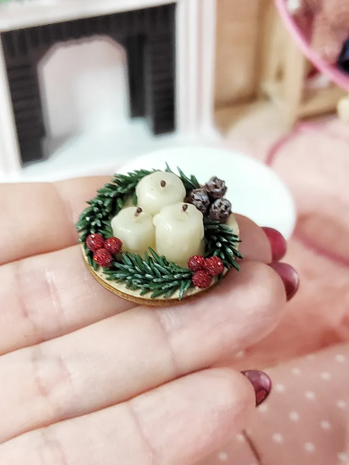 Christmas candles for dolls and dollhouses - doll house decorations for Christmas - candles for dolls - dollhouse decor