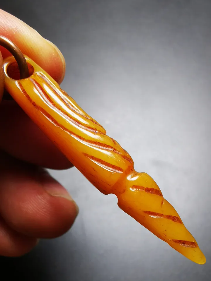 Gandhanra Tibetan Bone Carved Amulet Kila(Dorje Phurba), Skull Smasana Pattern,Hand-Carved Counter Pendant for Mala,Prayer Beads