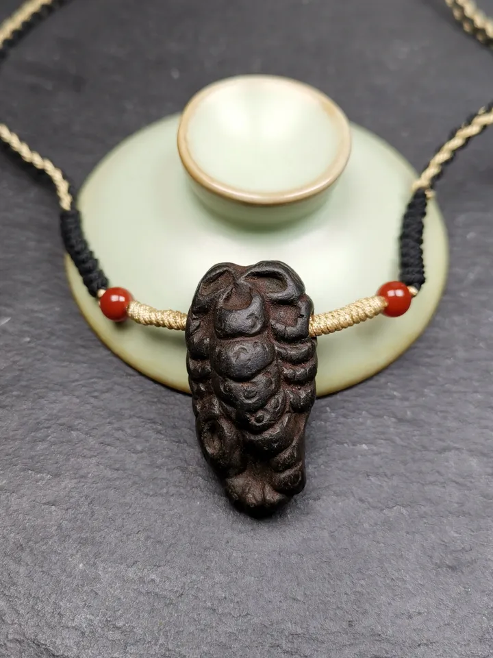 Gandhanra Handmade Tibetan Tsa Tsa Mold Amulet, Scorpion Guru of Padmasambhava,1.6 inchs