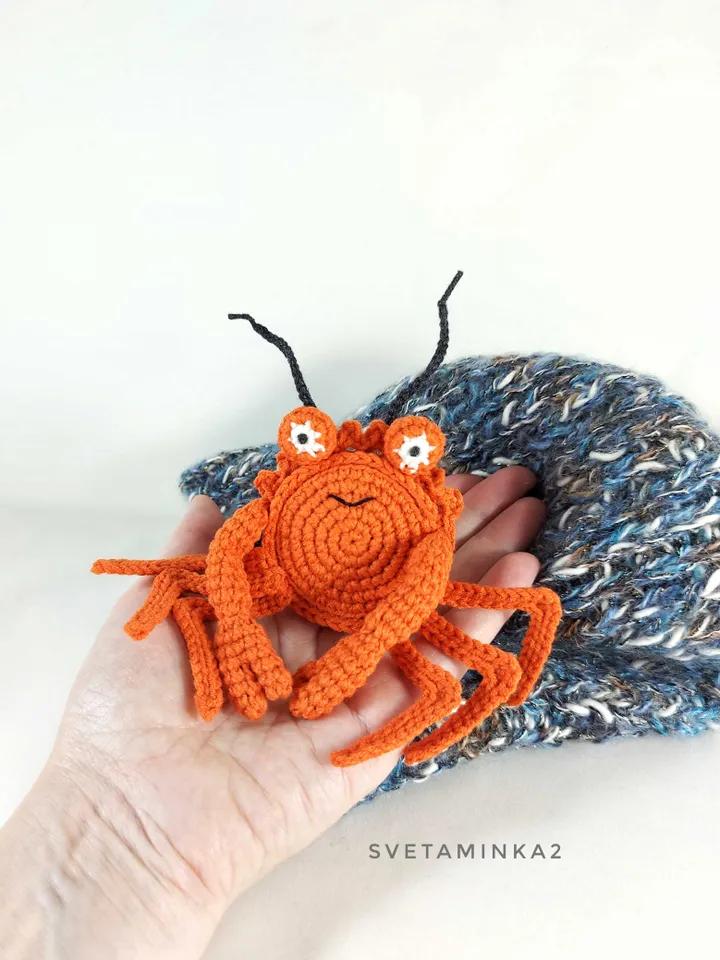 Crochet Crab Pattern Amigurumi Stuffed Toy. Digital Download. PDF.