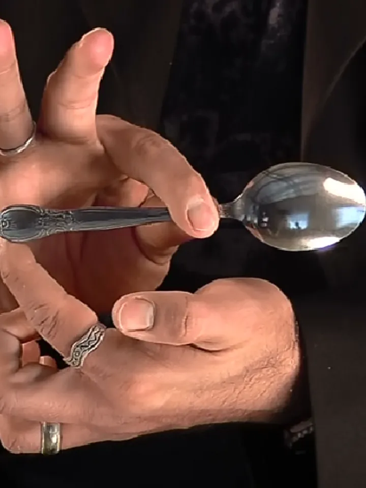 Ben Salinas - PsychoKinesis with Silverware