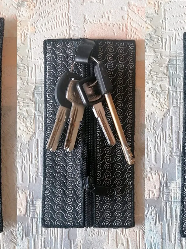 Machine Embroidery Design Key holder design and master class in trapunto technique