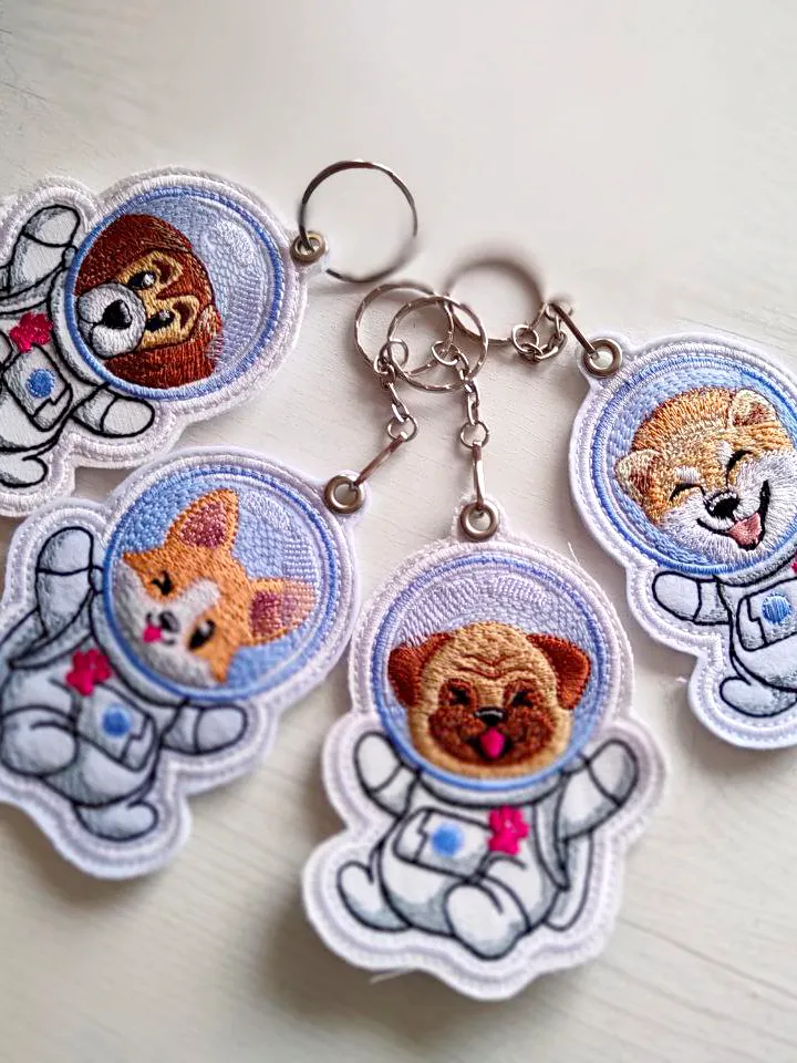 Machine embroidery design Dog astronaut