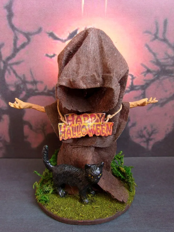 Witch figurine for decorating a dollhouse for Halloween. 1:12. Dollhouse miniature. 1:12. Handmade.