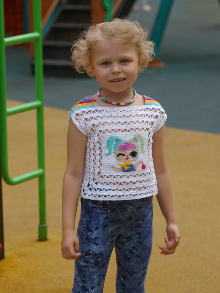 Girl’s Intarsia Crochet Top Pattern – Top The Doll