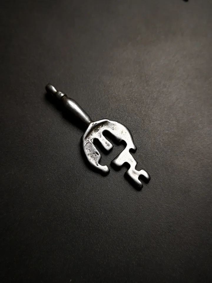 Gandhanra Antique Tibetan Amulet Pendant,The Key of Heart, Trantic Buddhism Dharma, Made of Cold Iron / Brass