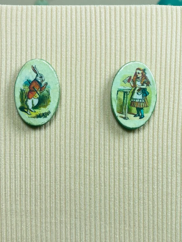 Handmade jewelry set.