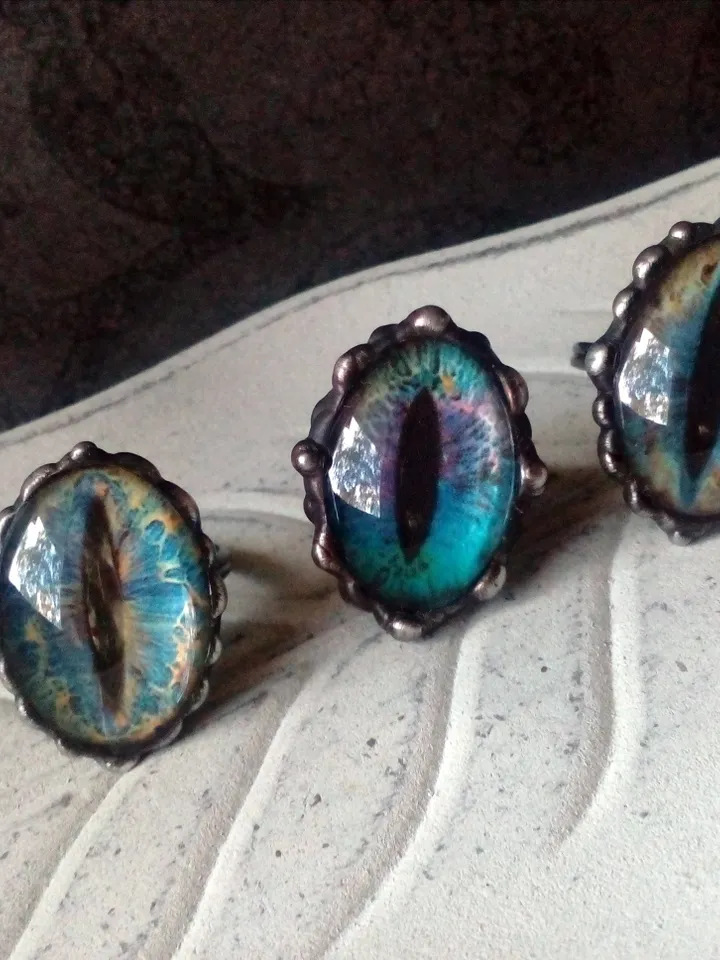 Chunky evil eye blue stained glass ring, Third eye witch ring, Halloween Cat eye ring, Dragon eye bijouterie