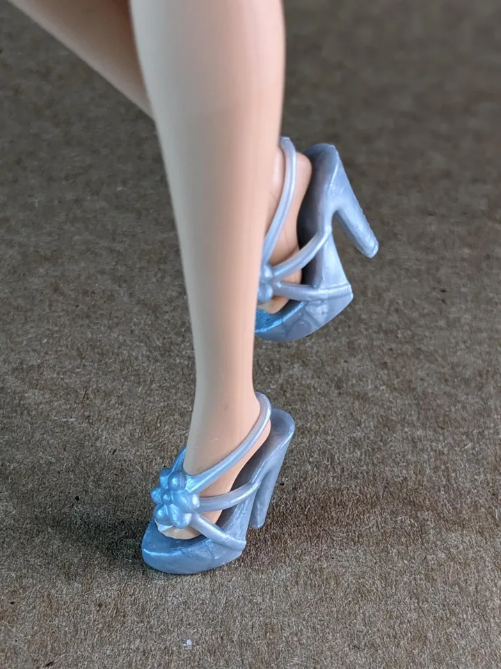 Silver heels sandals for 1/6 scale female dolls