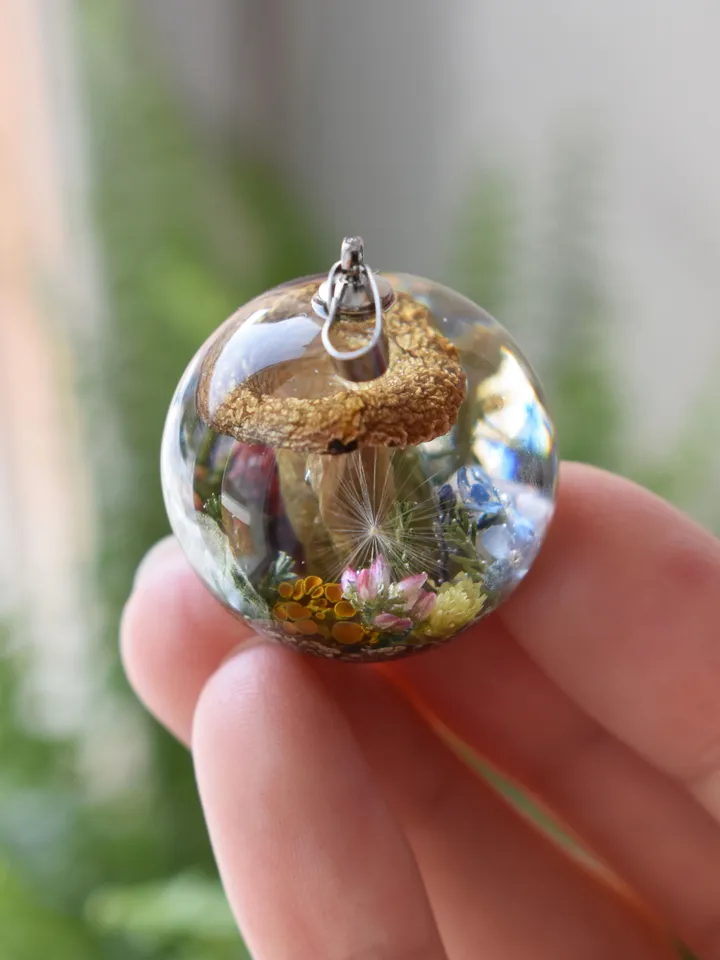 Mushrooms pendant. Pendant with mushrooms in resin. Necklace with a forest composition. Moss, forget-me-not and snail in resin.