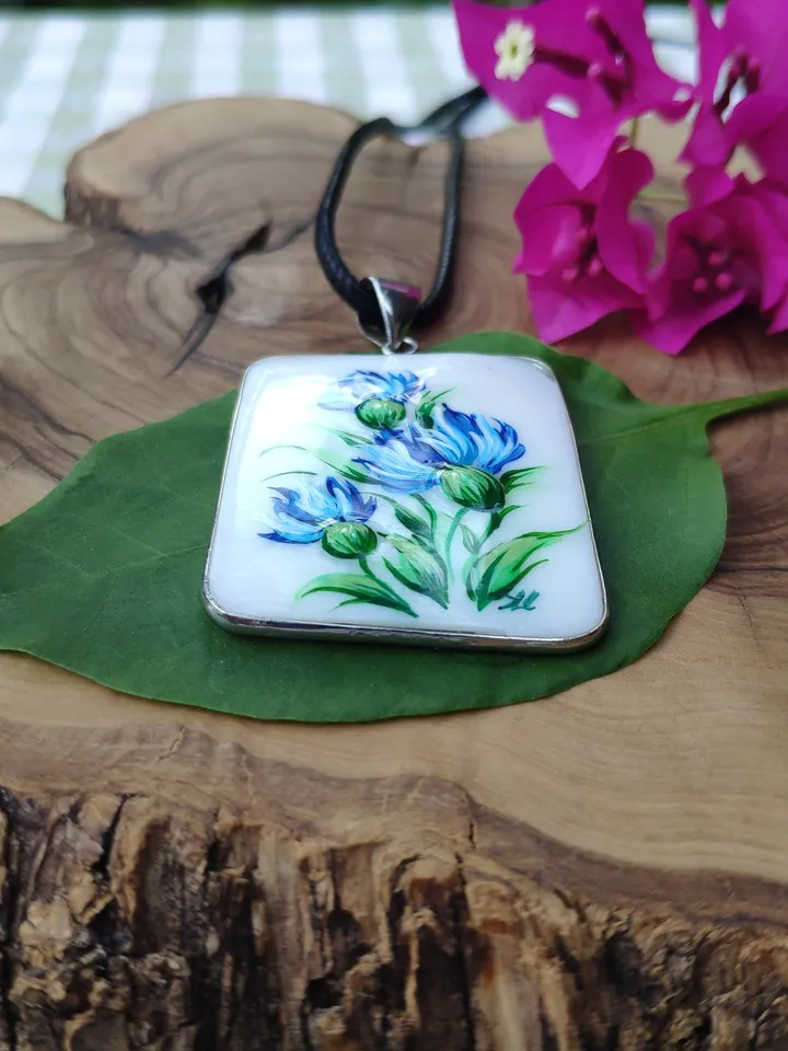 Pearl pendant necklace: Bright blue cornflowers on handmade lacquer necklace • trendy jewelry for blue summer dress • hand painted blossom