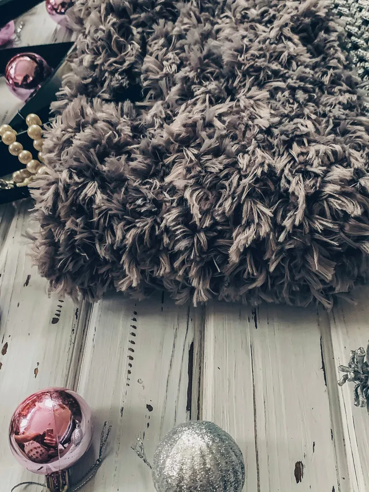Grey market bag, purse with fur, shopping pouch, crochet boho bag, hobo slouchy bag, woven bag
