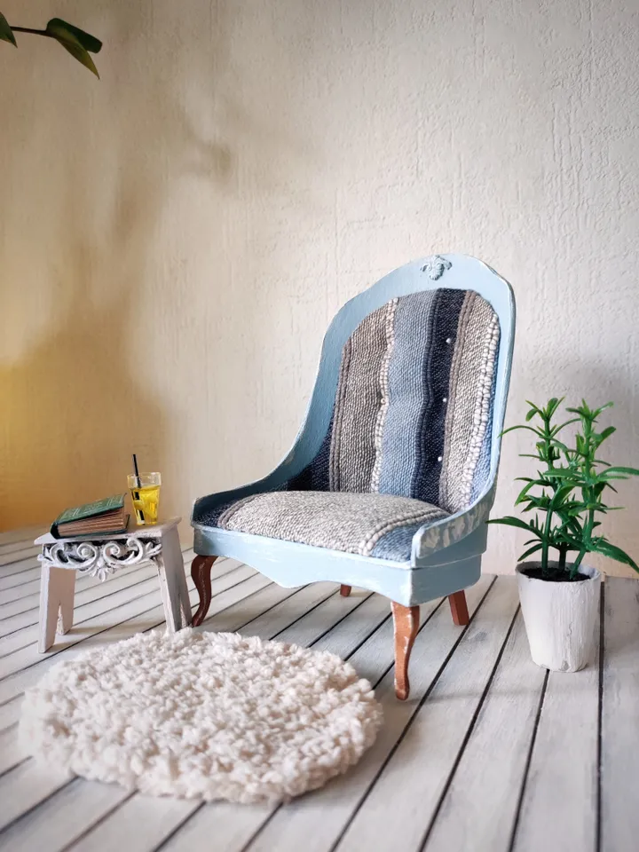 Dollhouse Furniture Set with Shabby Armchair for Dolls scale 1/6