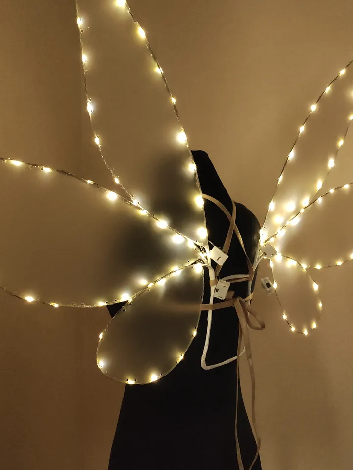 White light up plastic wings LED