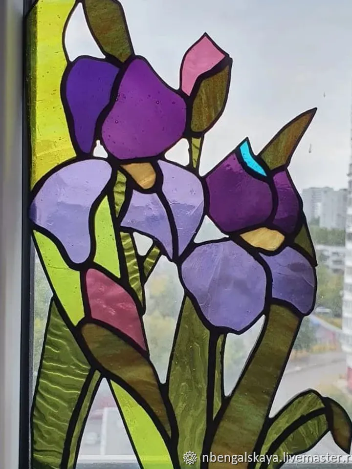 Tiffany Stained Glass: Simple Iris Corner, Tiffany Glass Art: Simple Iris Corner Piece, Tiffany-Style Stained Glass: Iris Corner (Simple), Tiffany Stained Glass: Simple Iris Window Corner, Tiffany Stained Glass: Iris Corner Decoration (Simple)