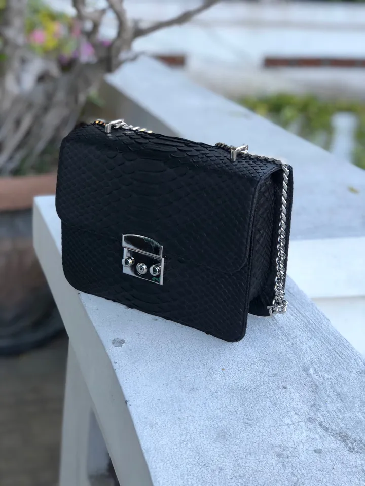 Black chain crossbody classy woman bag | Elegant crossbody purse | Exotic leather bag | Black Pythonskin bag | Chain handle designer Bag