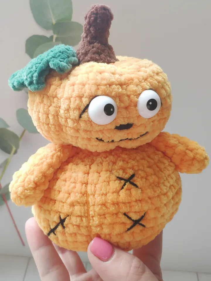 Plush Halloween Pumpkin easy crochet pattern