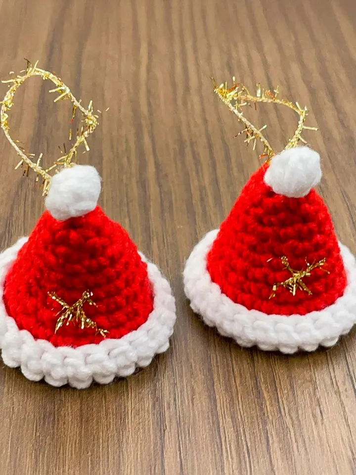 Crochet Santa Hat Pattern, Adorable Christmas Ornament Design for Beginners, Instant Download for Christmas Crochet PDF pattern