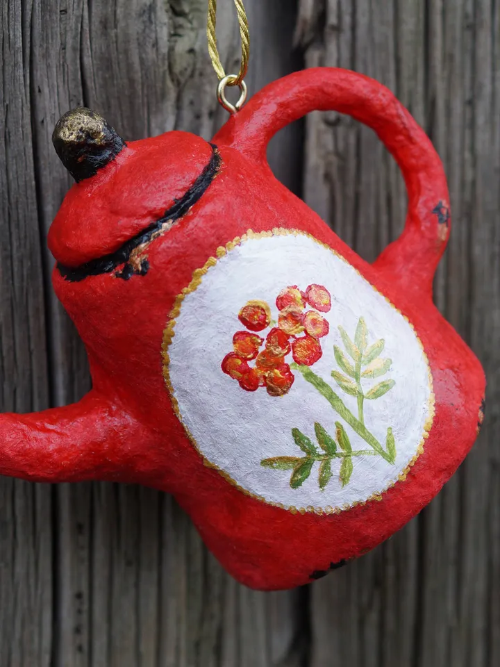 Spun cotton kettle, cute ornament, spun cotton ornament, red vintage enamel kettle