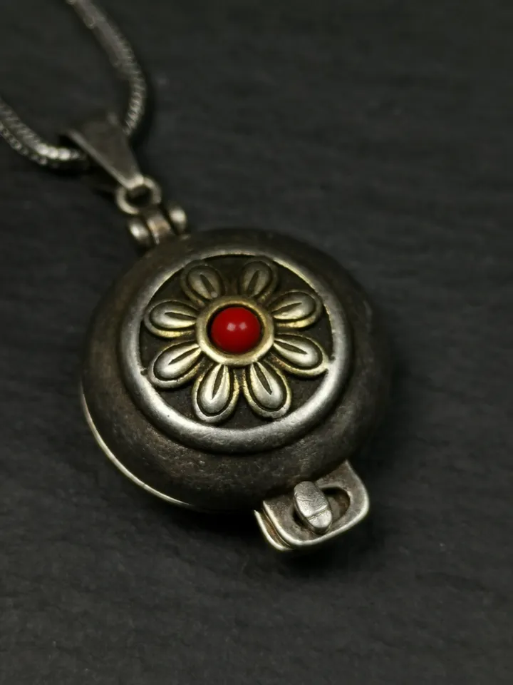Gandhanra Handmade Antique Silver Gau Ghau Shrine, Flower Pattern Gau Box, Mini Tibetan Buddhist Altar Amulet Necklace