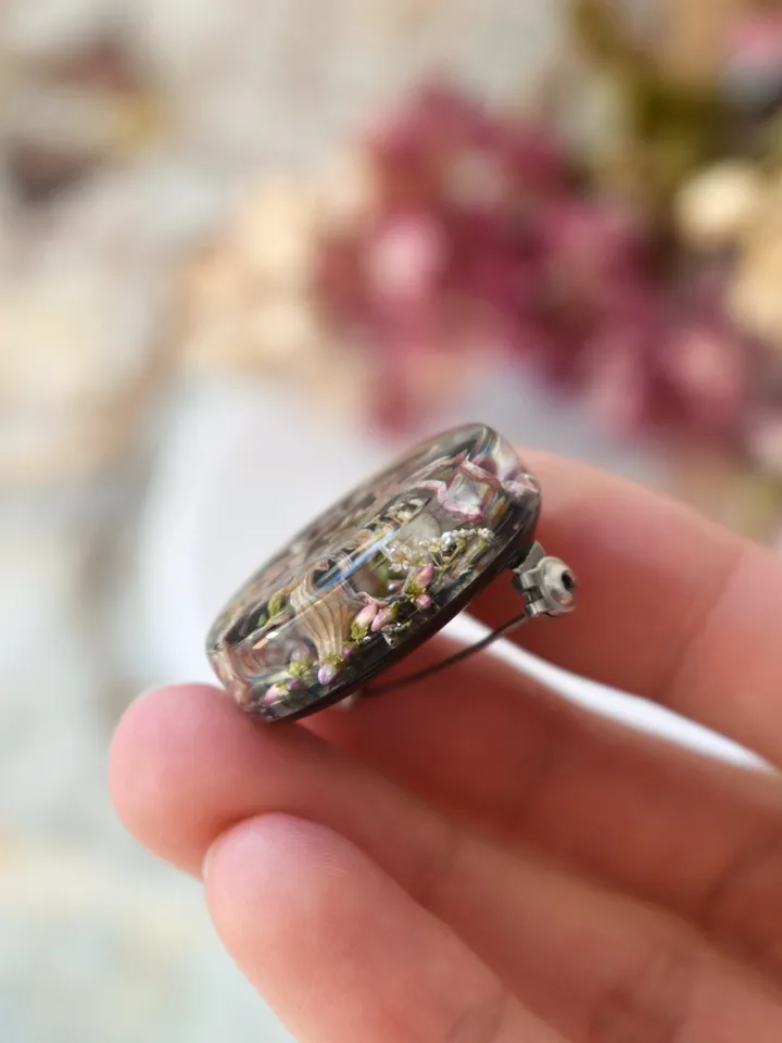 Real Flower Brooch. Brooch with lilac in resin. Summer Brooch.