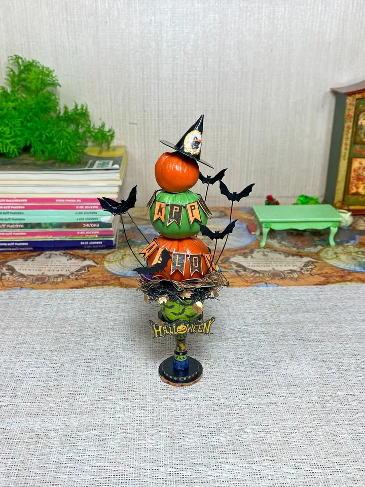 Pumpkins in a flower pot for Halloween. Dollhouse miniature.1:12.