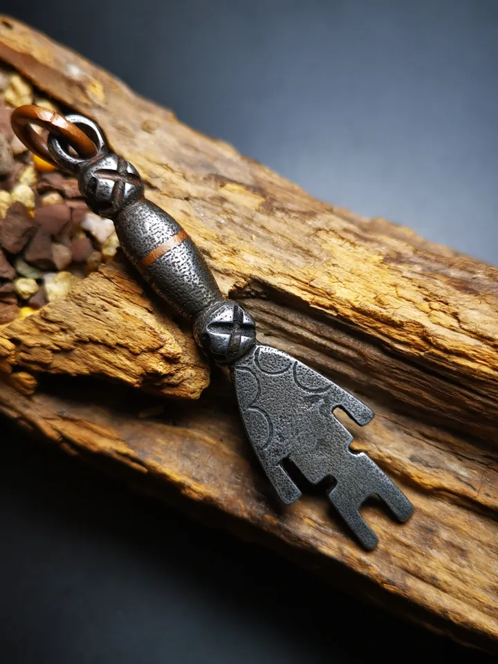 Gandhanra Handmade Tibetan Buddhism Amulet, The Key of Heart Pendant, Made of Cold Iron