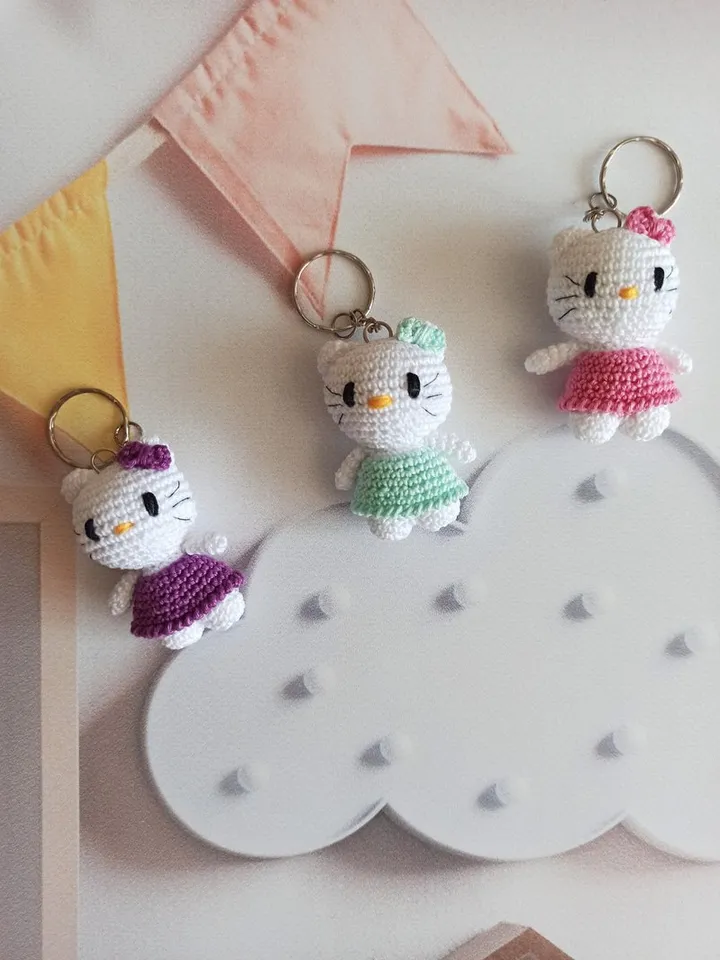 Handmade Keychain cat kitty ,Kawaii kitty , cute Keychin  Kitty Bag Accessory