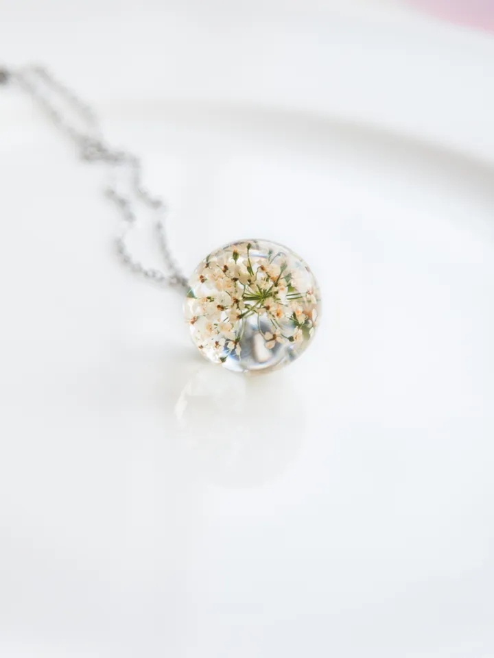 Dried Flower Jewelry for her. Real Queen Annes Lace flowers necklace. Resin sphere jewelry. Flowers snowflake handmade