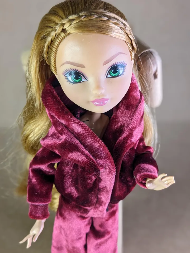 Handmade burgundy velvet hoodie & pants set for 10.5 inch female dolls