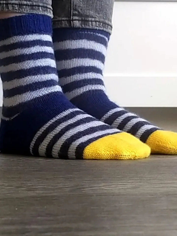 Mens striped knitted socks/ Warm knitted accessory