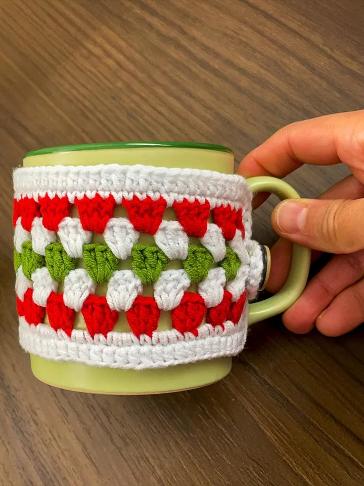 Christmas Crochet Mug Cozy Pattern PDF, Festive Red Green White Cup Cozy Pattern, Handmade Holiday Mug Cover, Crochet Cup Sleeve Tutorial
