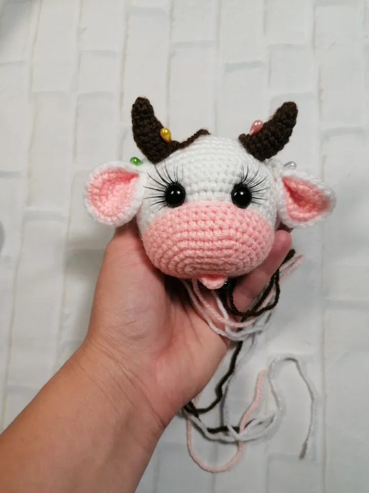 crocheted cow. present. handmade.