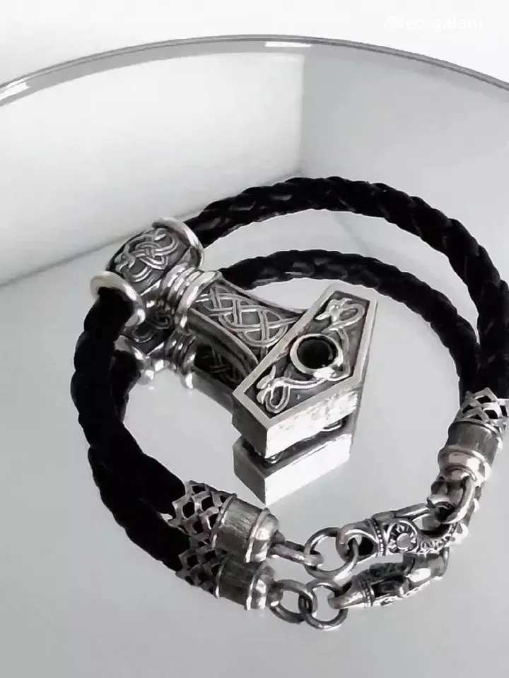 Pendant: Thor's Hammer. Mjolnir with stone.Tors. Avg. weight 19 grams