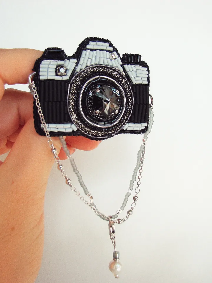 Brooch Camera, beaded brooch, embroidered brooch, handmade design, custom brooch, cute brooch