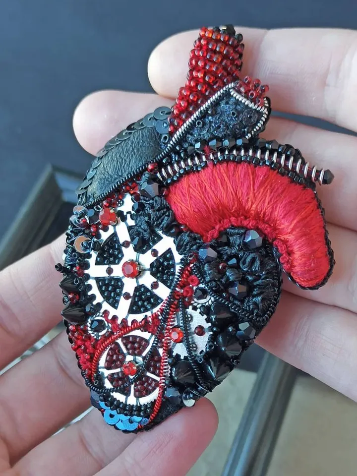 Brooch "Mechanical Heart"