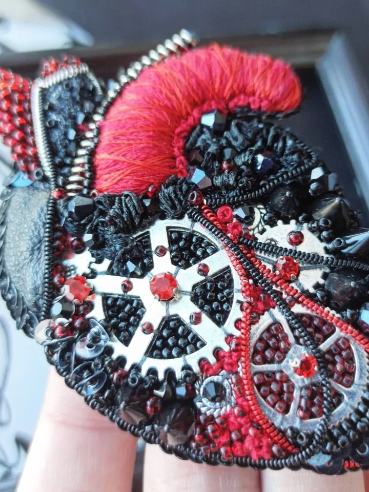 Brooch "Mechanical Heart"