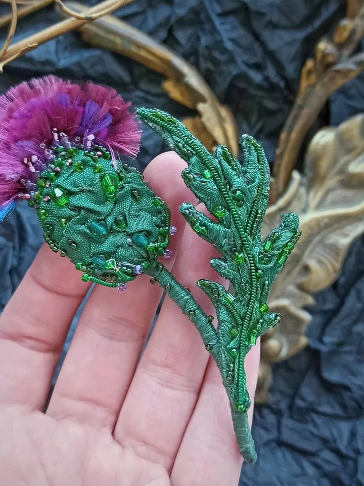 Brooch thistle
