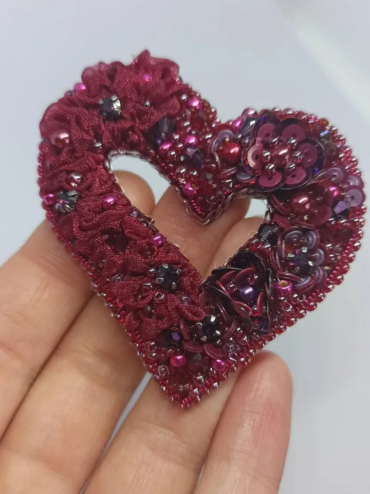 Brooch Heart in Vinn