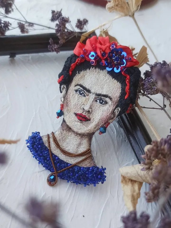 Frida Kalo brooch