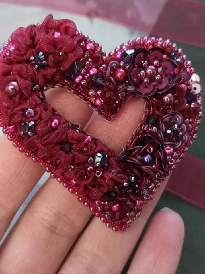 Brooch Heart in Vinn