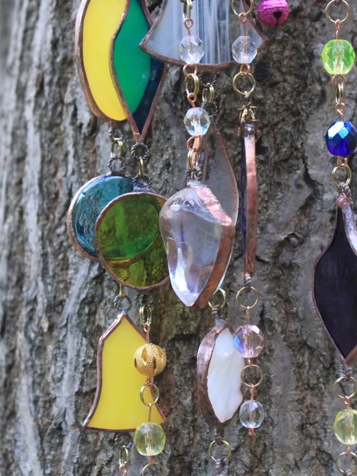 Luxurious Long Agate Garlands, Tiffany Stained Glass Art, Luxurious Agate Garlands, Stained Glass Agate Ornaments, Tiffany-Style Glass and Agate Garland, Artistic Glass Agate Decorations, Handmade Agate and Glass Suncatchers, Long Bohemian Agate Garlands