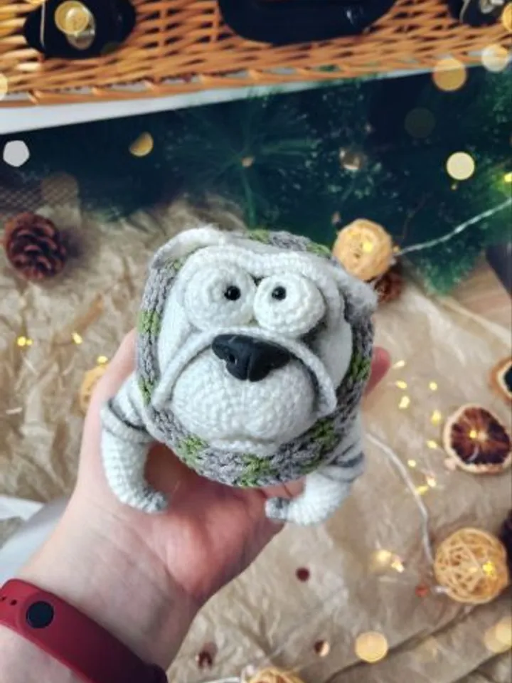 White pug interior toy. Big stuffed animal gifts for dog lover. Stuffed pug toy