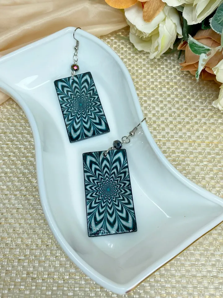 Handmade earrings. Optical illusion. Individual design.