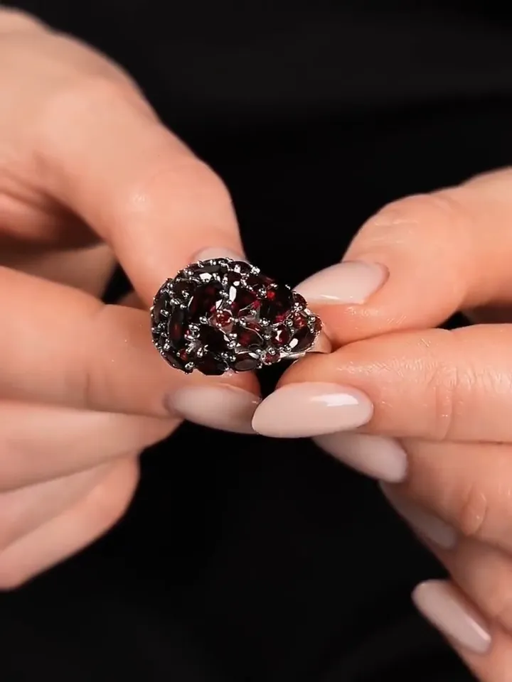 Women's ring, silver 925 with garnet