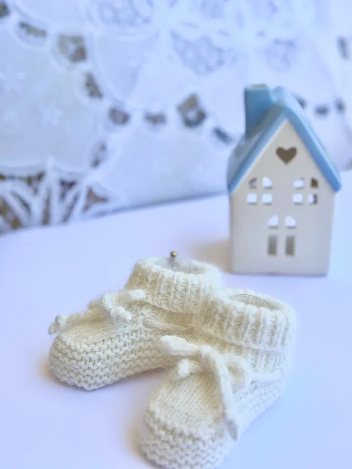 Easy Newborn Booties Knitting Pattern & Tutorial - 0-3M PDF Download ENG