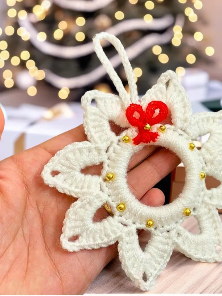 Christmas Crochet Star and Wreath Pattern - Christmas Decoration & Holiday Ornament - Christmas Tree Decor for Beginners